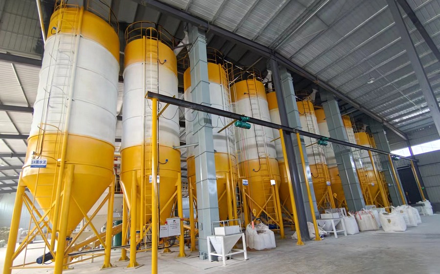 Dry mortar silo for dry mortar production
